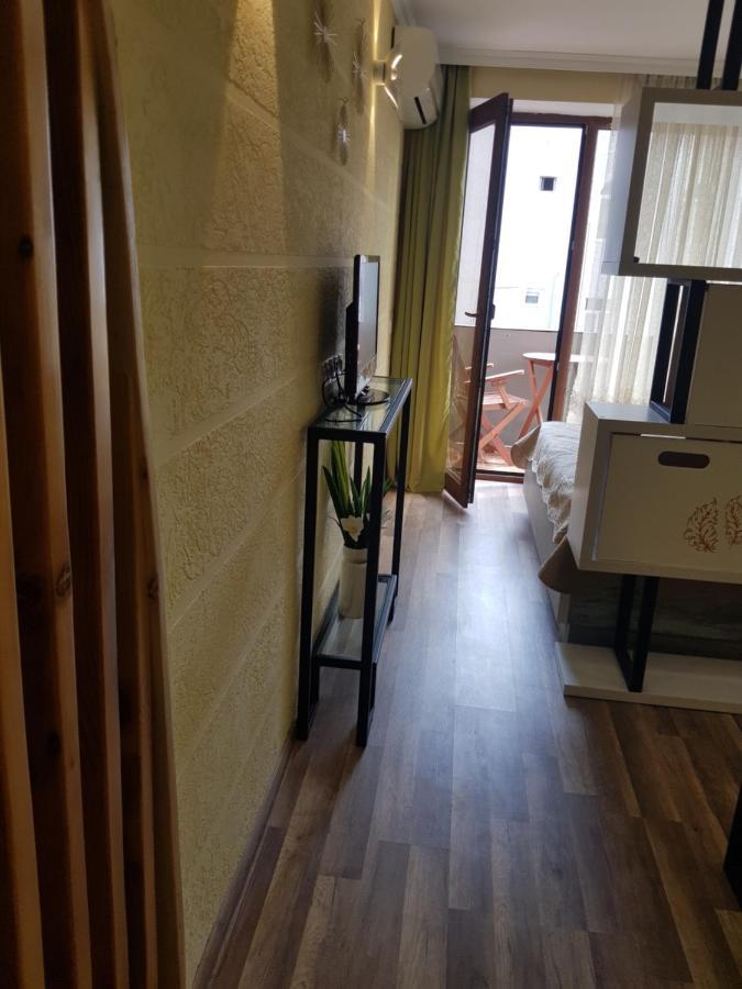 Relax Apartment Samtredia Exterior photo