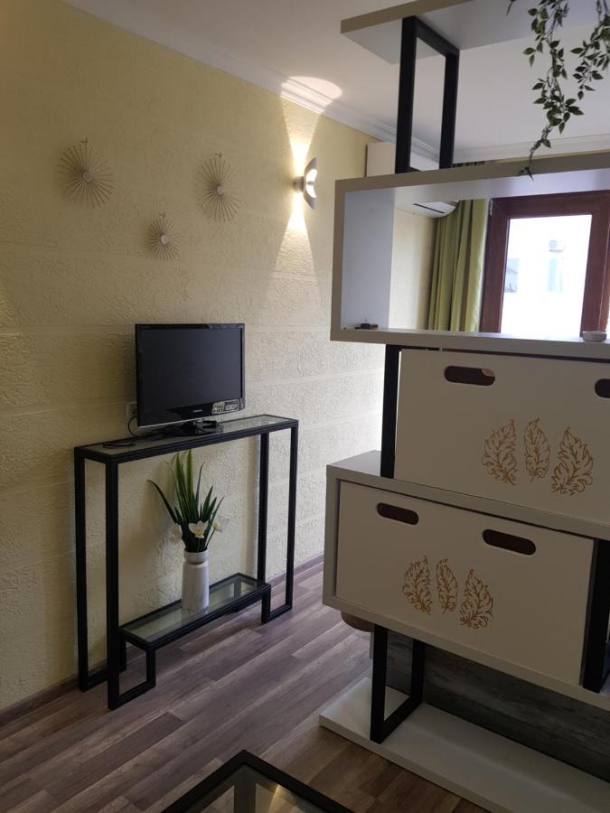 Relax Apartment Samtredia Exterior photo