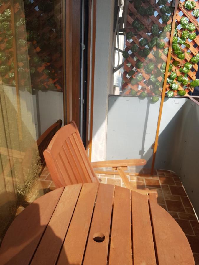 Relax Apartment Samtredia Exterior photo