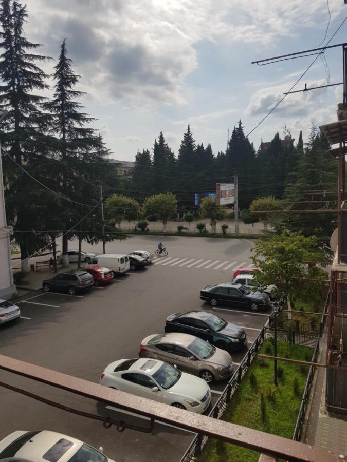 Relax Apartment Samtredia Exterior photo