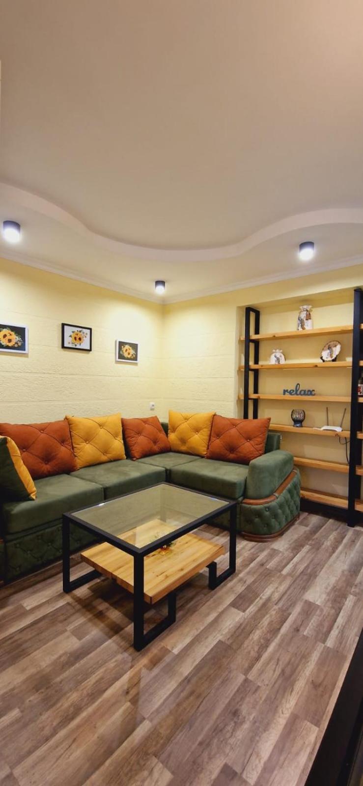 Relax Apartment Samtredia Exterior photo