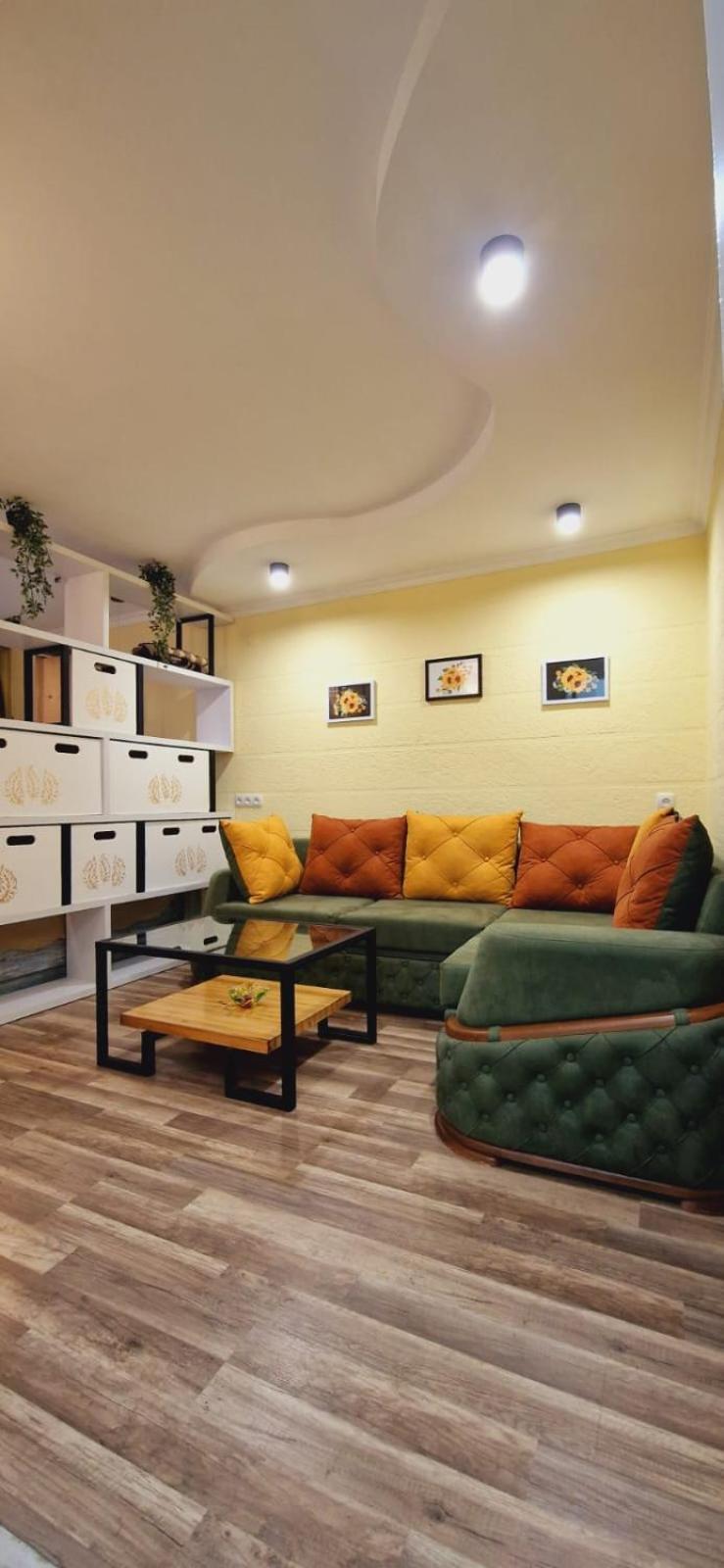 Relax Apartment Samtredia Exterior photo